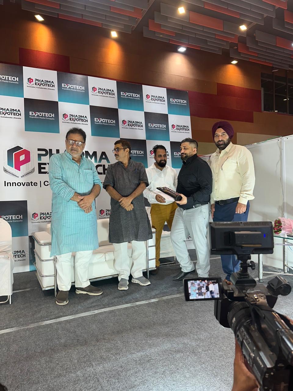 f2f62f87-340a-4e4d-86f3-56117777fdbe